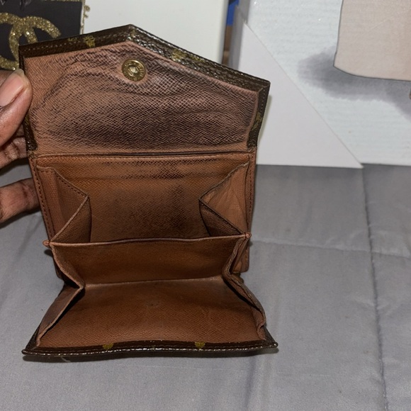 LV Compact wallet - Picture 11 of 14